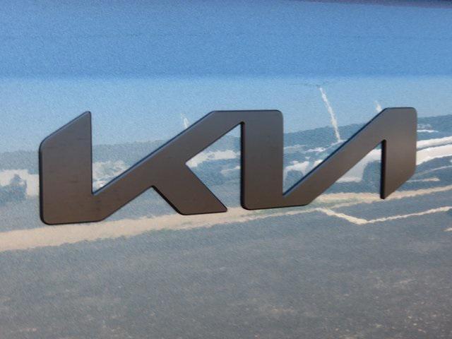 new 2025 Kia Carnival Hybrid car, priced at $54,095