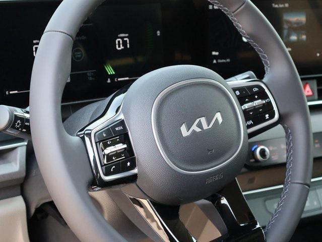 new 2025 Kia Carnival car, priced at $40,296