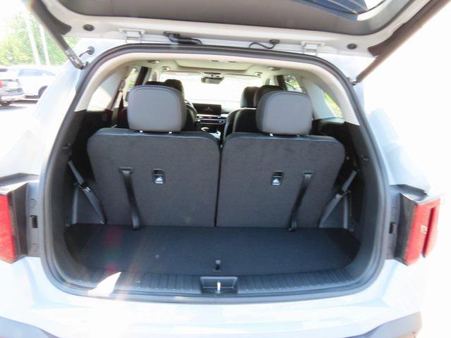 new 2025 Kia Sorento car, priced at $39,281