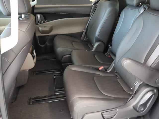 new 2025 Kia Carnival car, priced at $37,321