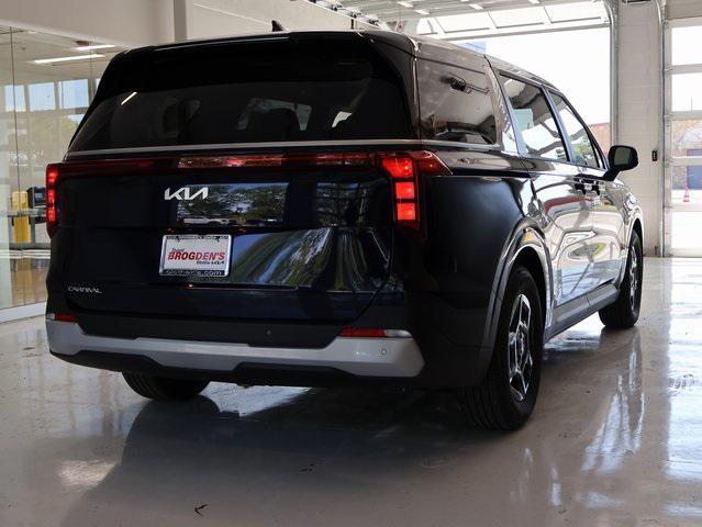 new 2025 Kia Carnival car, priced at $37,321