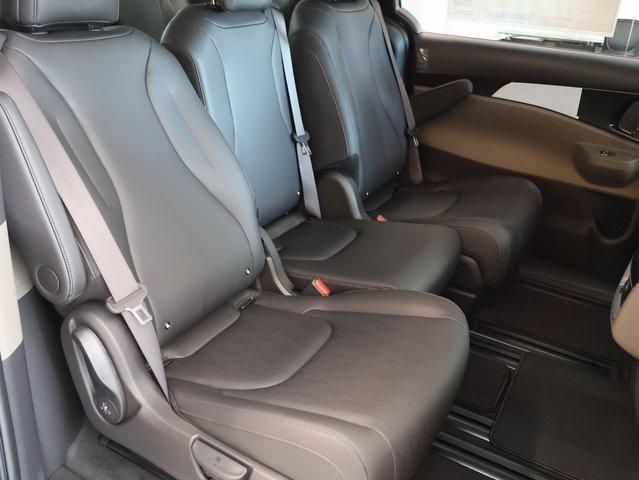 new 2025 Kia Carnival car, priced at $37,321