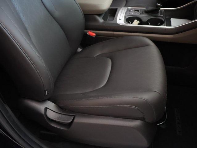 new 2025 Kia Carnival car, priced at $37,321