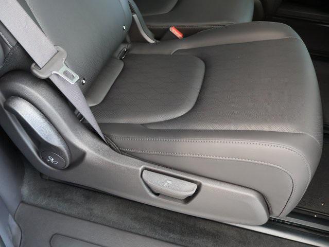 new 2025 Kia Carnival car, priced at $37,321