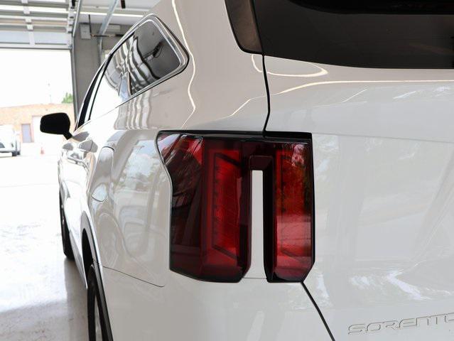 new 2025 Kia Sorento car, priced at $32,531