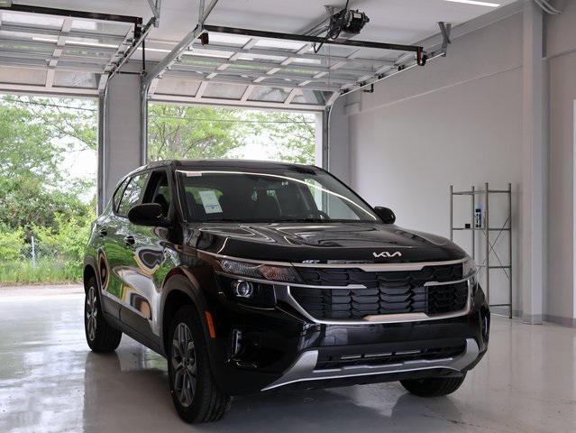 new 2025 Kia Seltos car, priced at $26,201