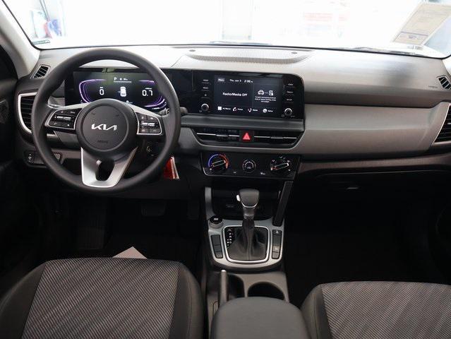 new 2025 Kia Seltos car, priced at $26,201