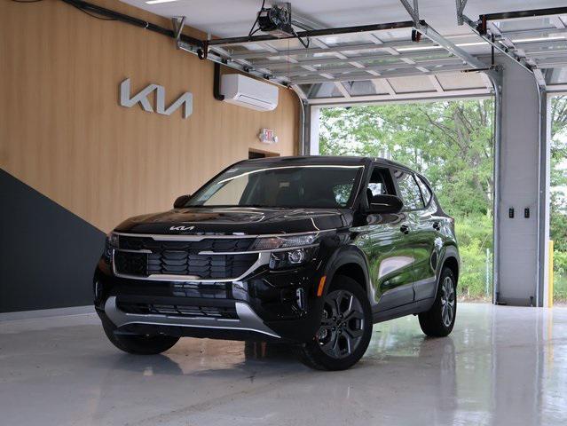 new 2025 Kia Seltos car, priced at $26,195