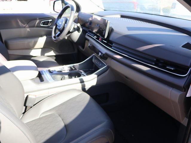 new 2025 Kia Carnival Hybrid car, priced at $44,230