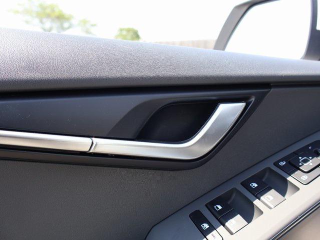 new 2025 Kia Niro car, priced at $28,061