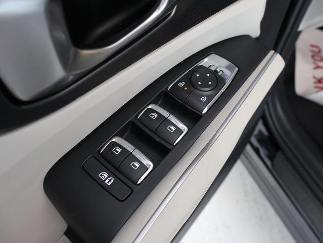 new 2025 Kia Sorento car, priced at $37,286
