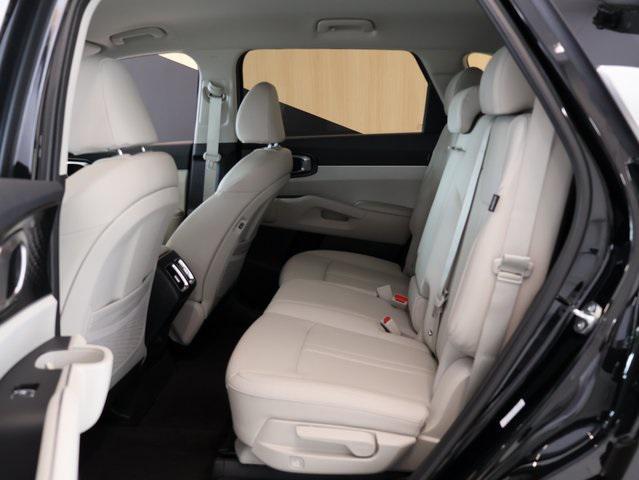 new 2025 Kia Sorento car, priced at $37,286