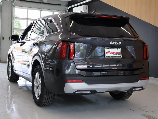new 2025 Kia Sorento car, priced at $31,036