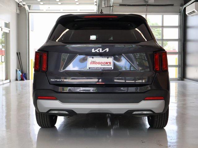 new 2025 Kia Sorento car, priced at $32,036