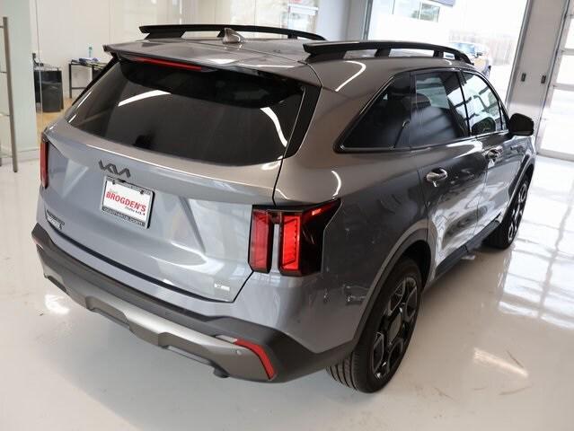 new 2025 Kia Sorento car, priced at $43,740