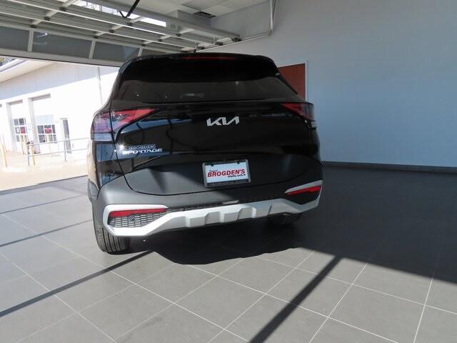 new 2025 Kia Sportage car, priced at $30,900