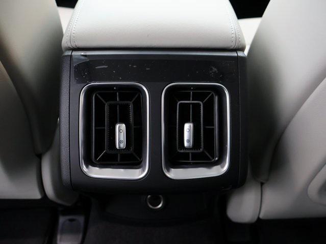new 2025 Kia Sorento car, priced at $38,986