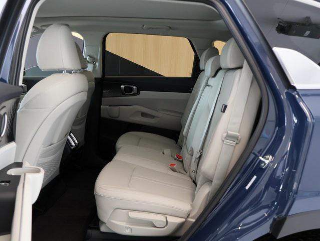 new 2025 Kia Sorento car, priced at $37,081