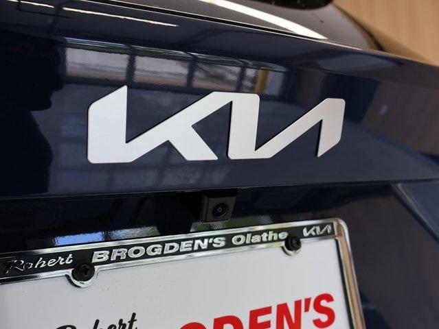 new 2025 Kia Sorento car, priced at $37,081