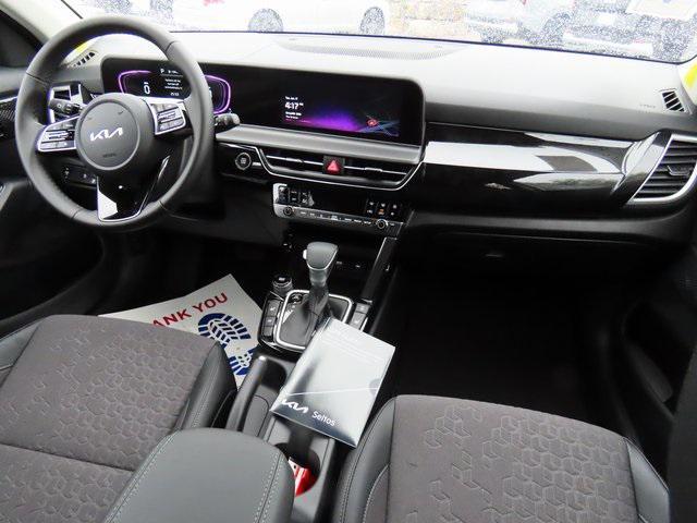 new 2025 Kia Seltos car, priced at $27,701