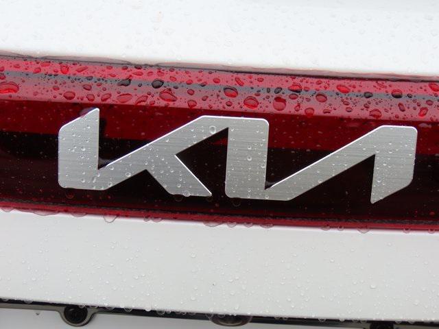 new 2025 Kia Seltos car, priced at $27,701