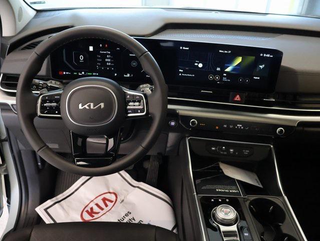 new 2025 Kia Carnival Hybrid car, priced at $49,635