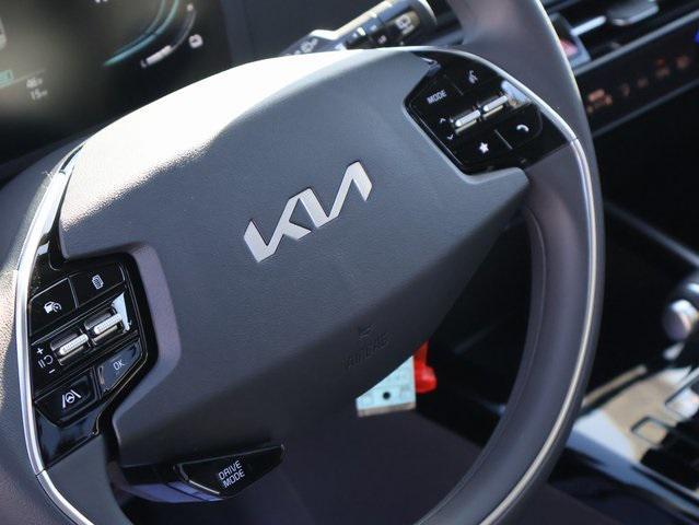 new 2025 Kia Niro car, priced at $27,866
