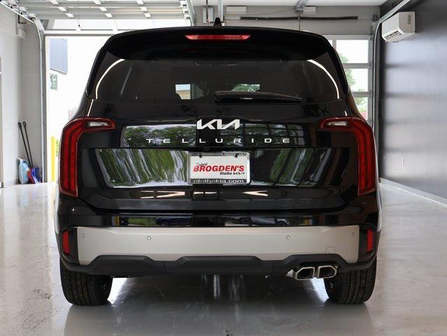 new 2025 Kia Telluride car, priced at $40,931