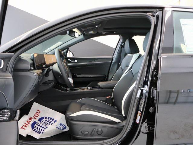 new 2025 Kia K5 car, priced at $29,943