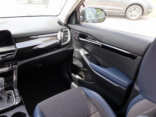 new 2025 Kia Seltos car, priced at $27,820