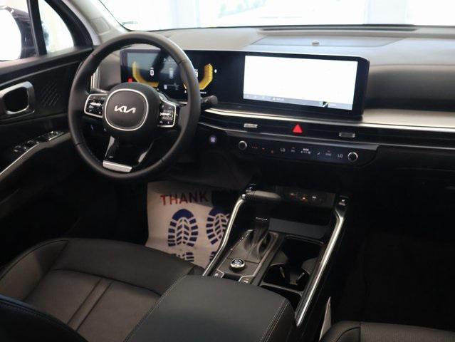 new 2025 Kia Sorento car, priced at $35,916