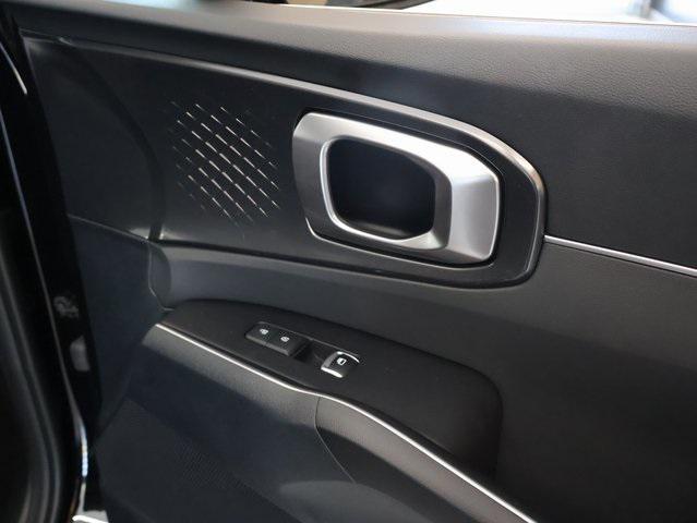 new 2025 Kia Sorento car, priced at $35,916