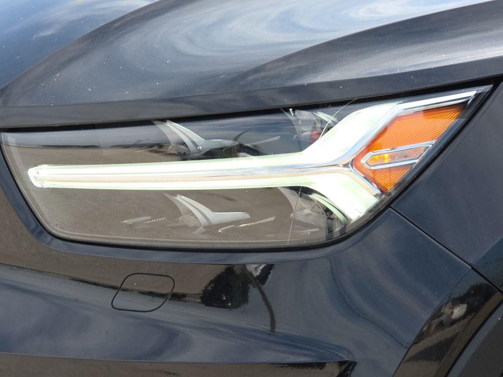 used 2021 Volvo XC40 car, priced at $24,950