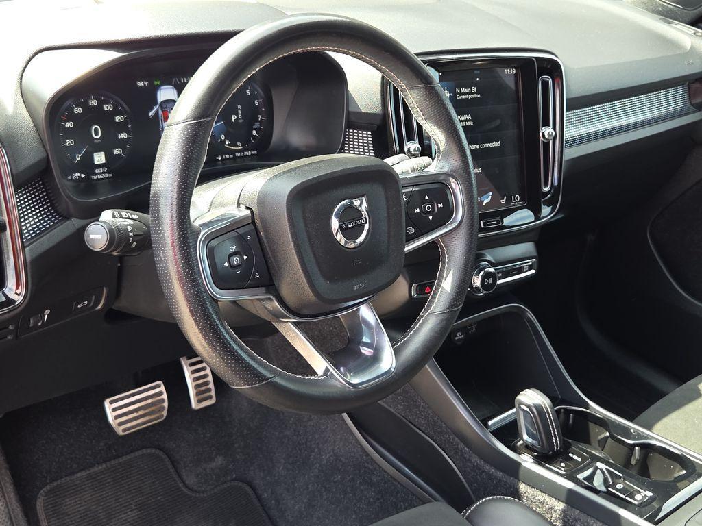 used 2021 Volvo XC40 car, priced at $24,950