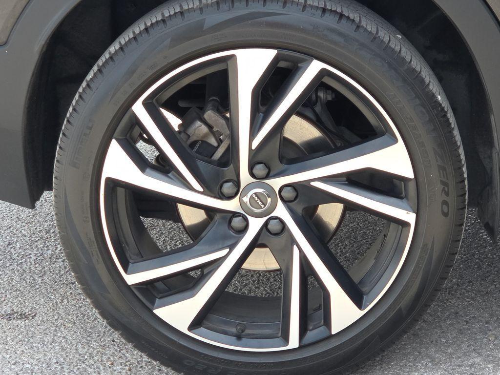 used 2021 Volvo XC40 car, priced at $24,950