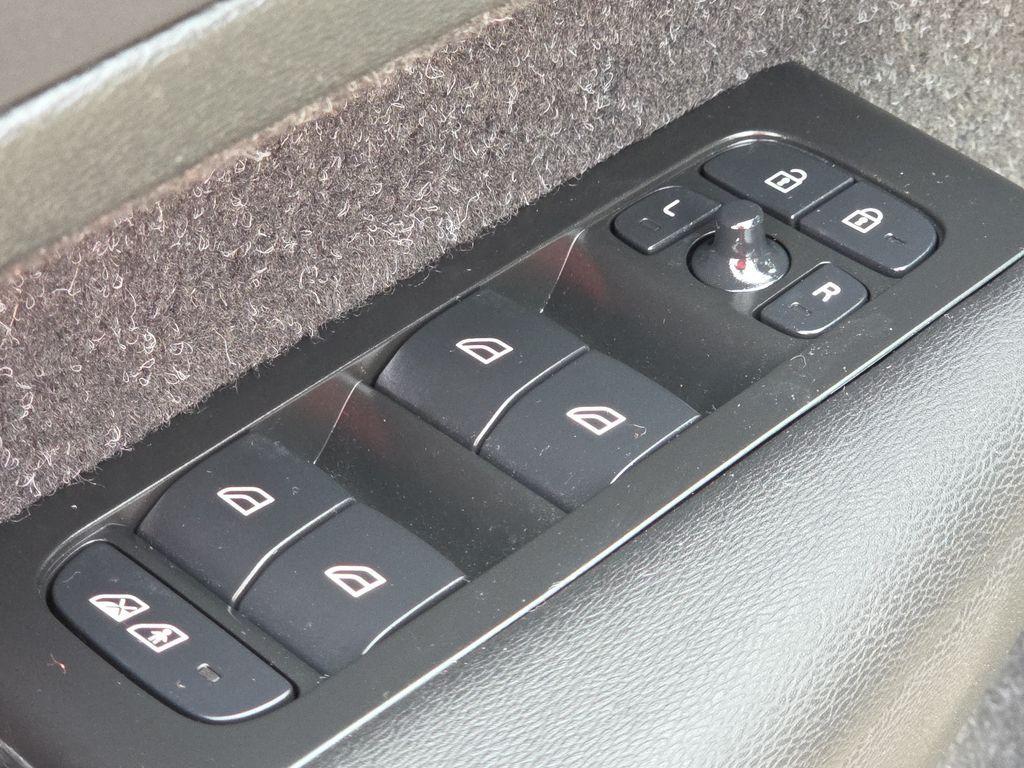 used 2021 Volvo XC40 car, priced at $24,950