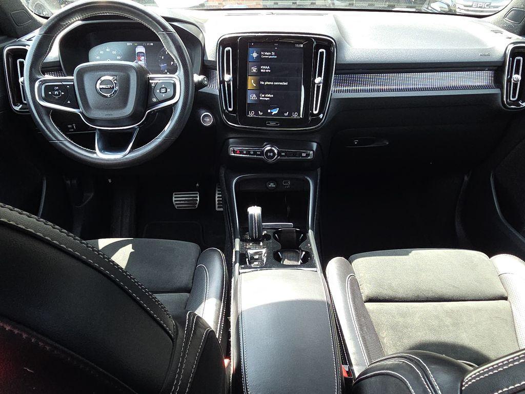 used 2021 Volvo XC40 car, priced at $24,950