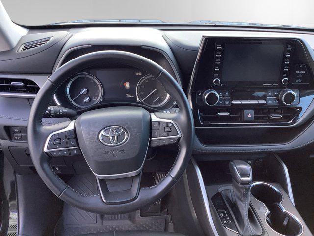 used 2022 Toyota Highlander car, priced at $39,991