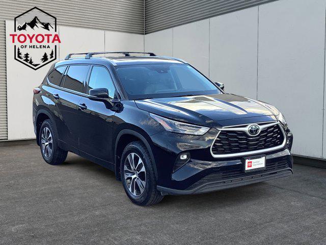 used 2022 Toyota Highlander car, priced at $39,991