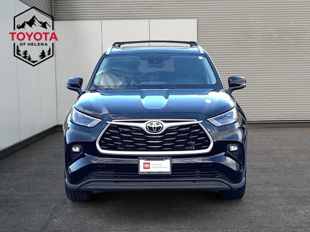 used 2022 Toyota Highlander car, priced at $39,991