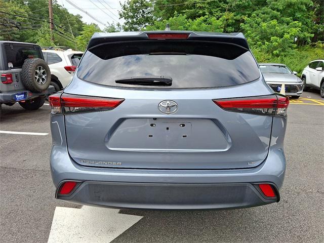 used 2022 Toyota Highlander car, priced at $29,995