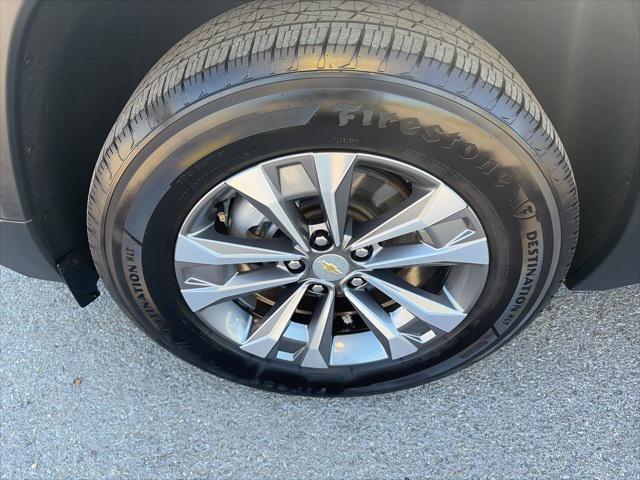 used 2025 Chevrolet Equinox car, priced at $26,900