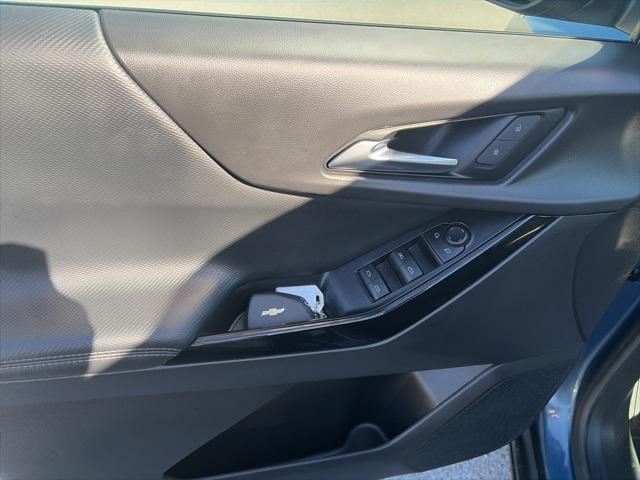 used 2025 Chevrolet Equinox car, priced at $26,900