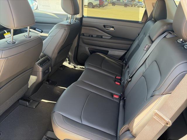 new 2025 Nissan Pathfinder car, priced at $46,532