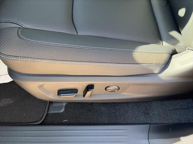 new 2025 Nissan Pathfinder car, priced at $46,532