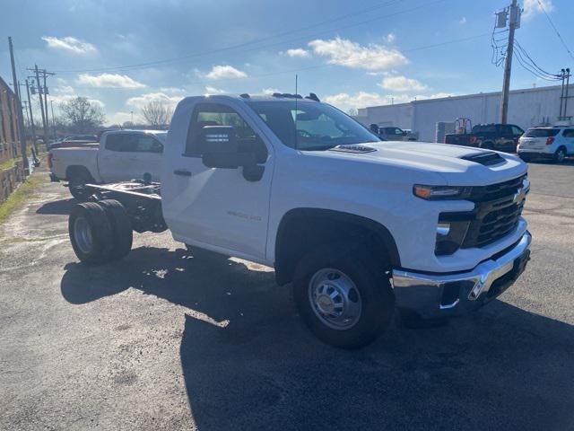 new 2025 Chevrolet Silverado 3500 car, priced at $48,670