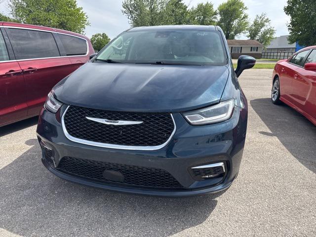 used 2023 Chrysler Pacifica car, priced at $27,900
