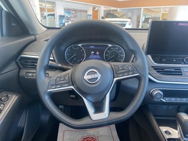 new 2025 Nissan Altima car, priced at $31,005