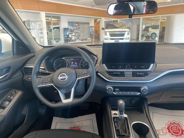 new 2025 Nissan Altima car, priced at $31,005