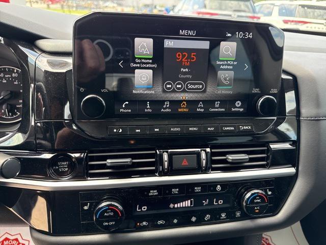 new 2025 Nissan Pathfinder car, priced at $49,925